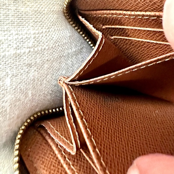 SOLD Louis Vuitton Small Zippy Monogram Wallet - Picture 8 of 10